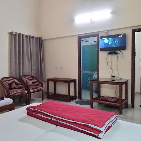 מדיקרי Prashanth Family Homestay מראה חיצוני תמונה