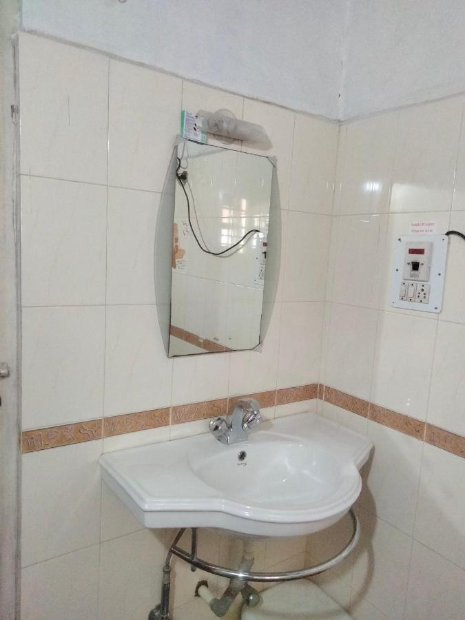 מדיקרי Prashanth Family Homestay מראה חיצוני תמונה
