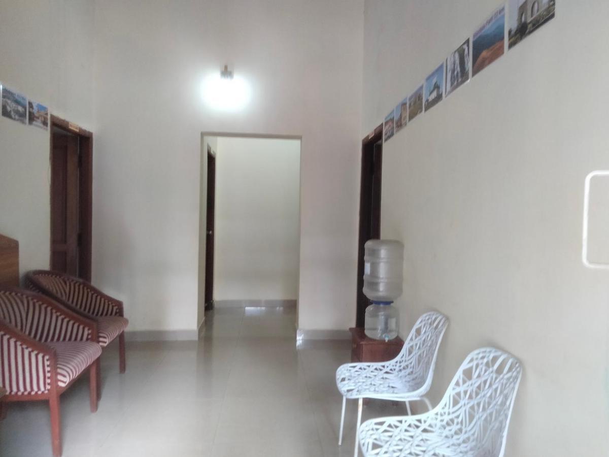 מדיקרי Prashanth Family Homestay מראה חיצוני תמונה
