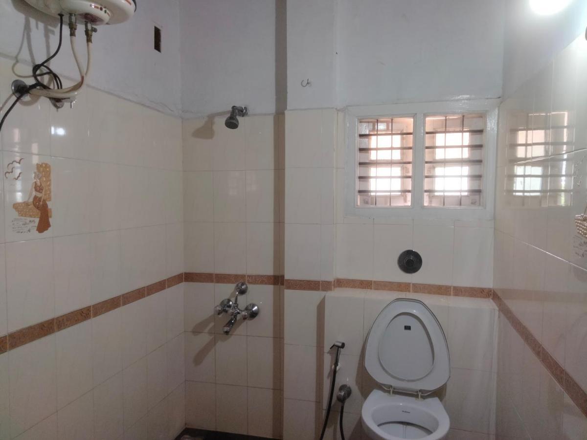 מדיקרי Prashanth Family Homestay מראה חיצוני תמונה