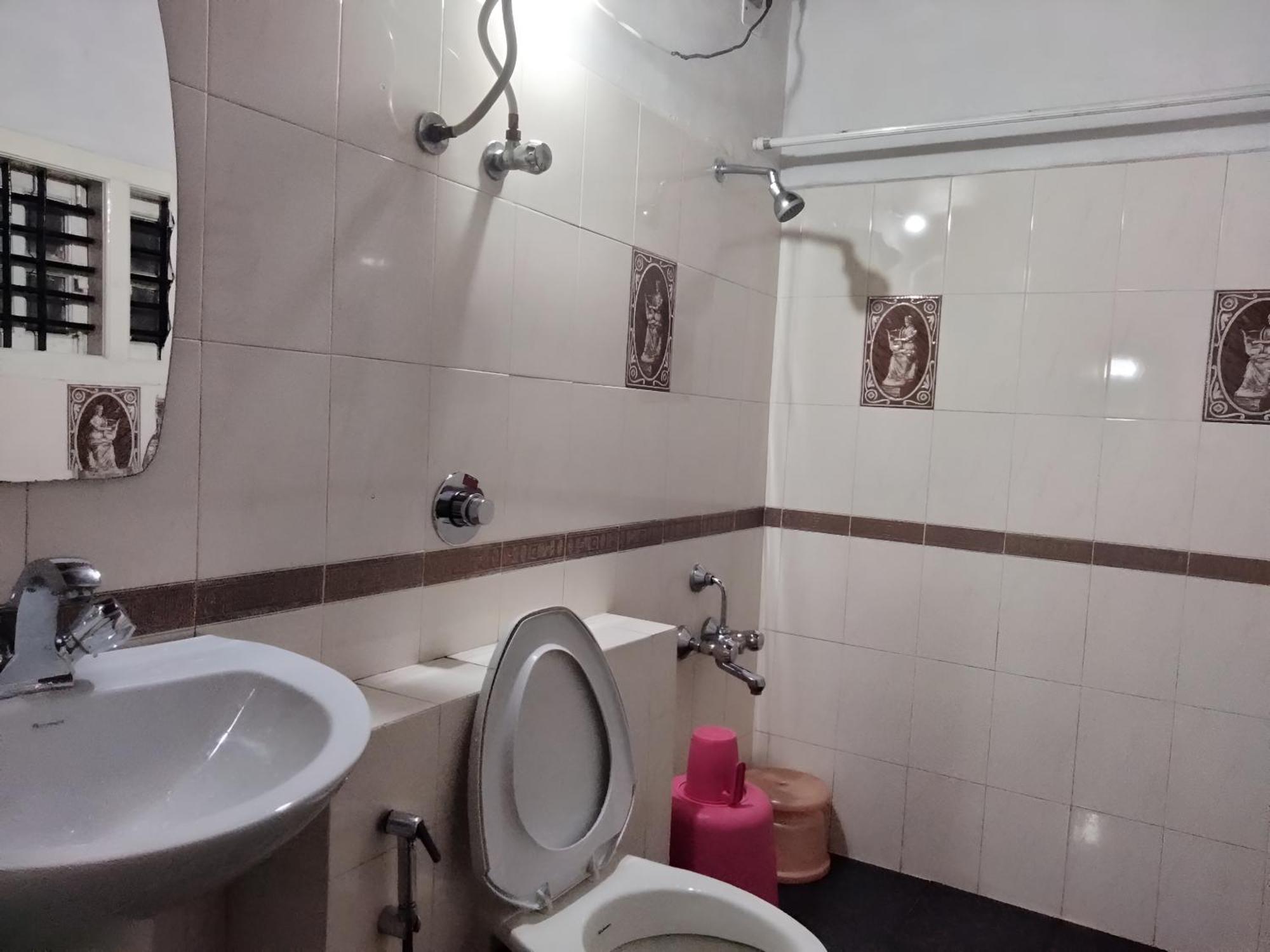 מדיקרי Prashanth Family Homestay מראה חיצוני תמונה
