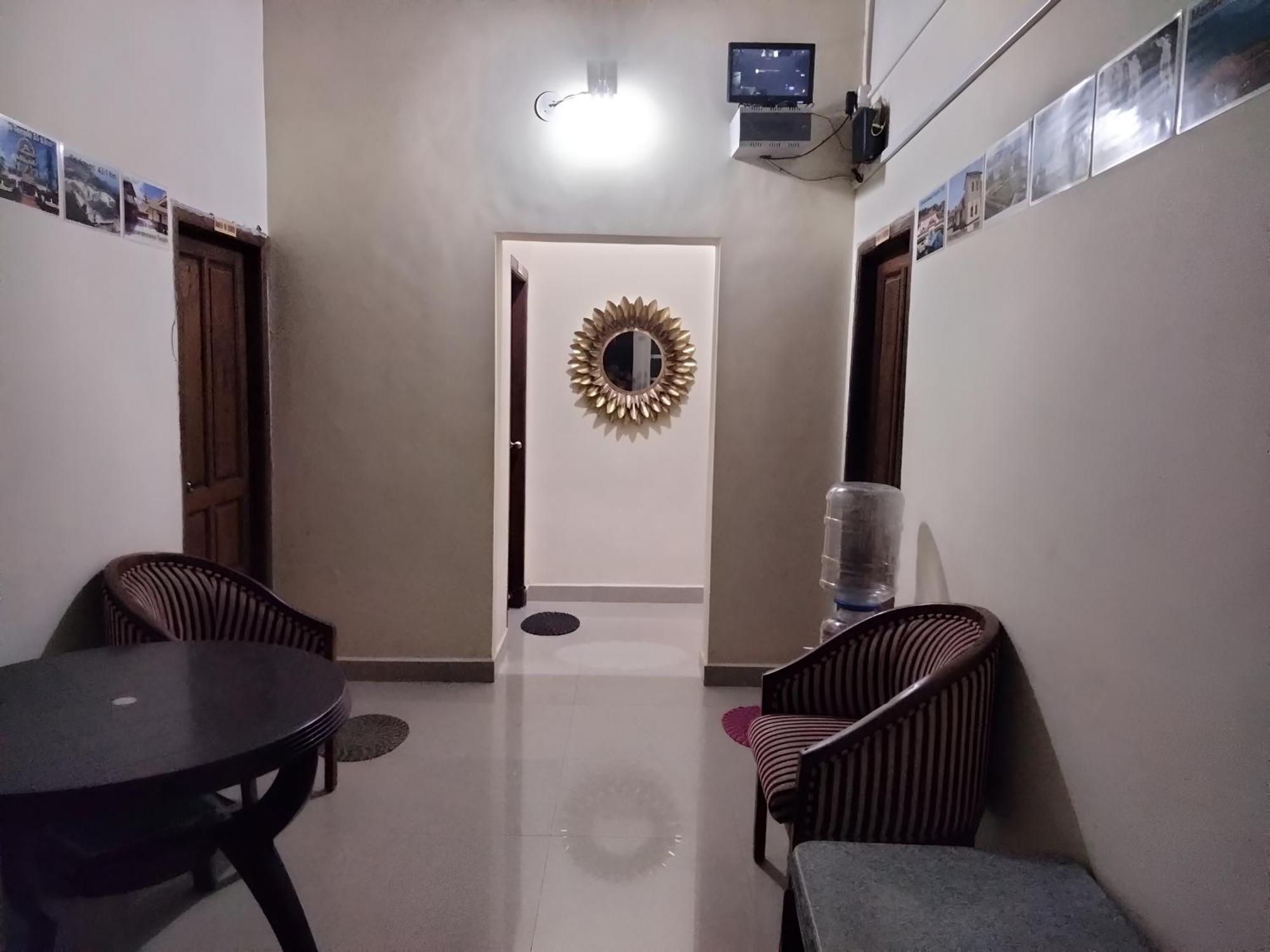 מדיקרי Prashanth Family Homestay מראה חיצוני תמונה