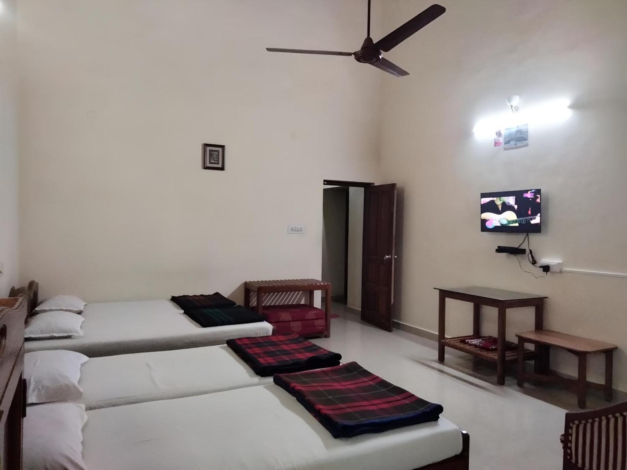 מדיקרי Prashanth Family Homestay מראה חיצוני תמונה