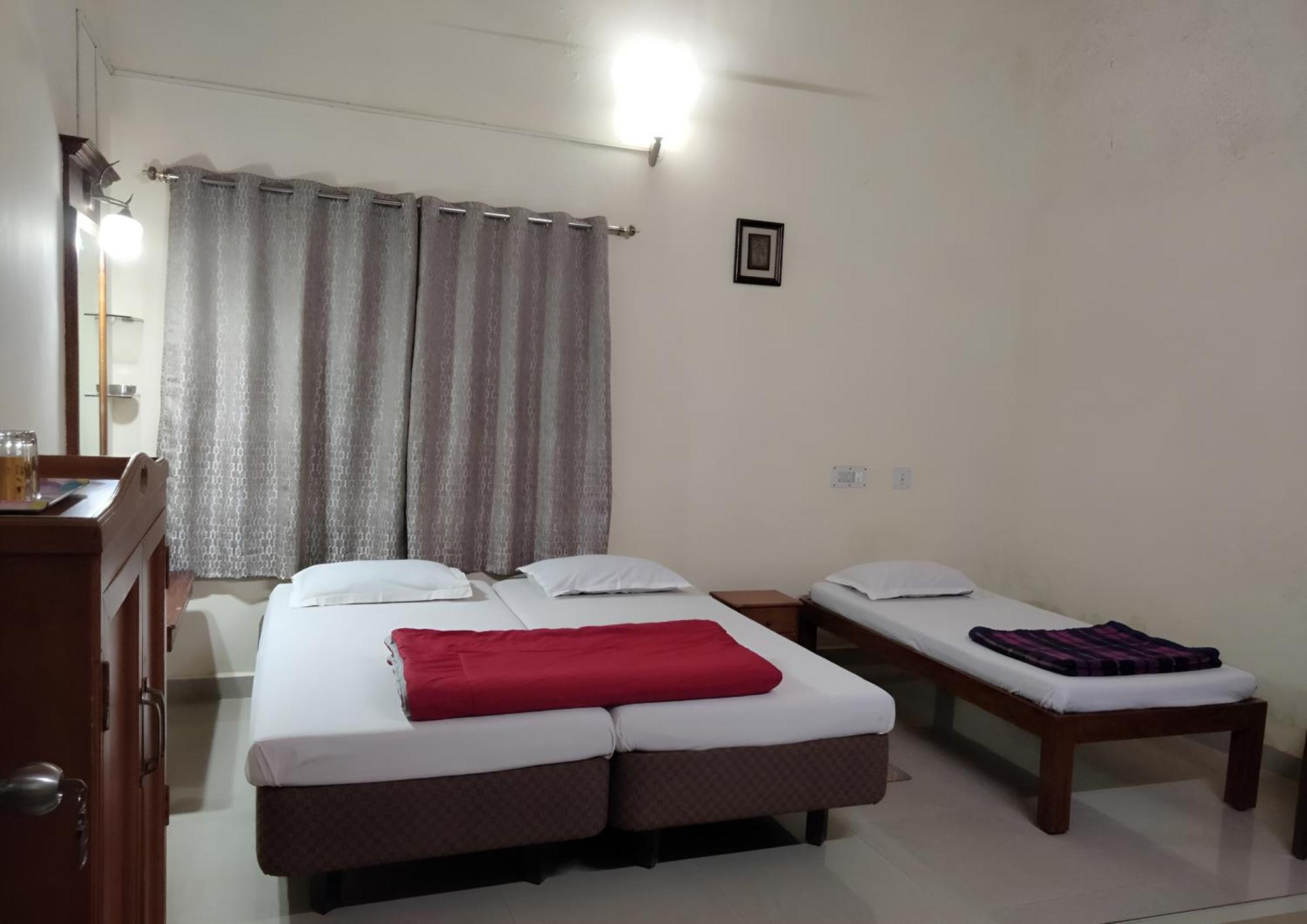 מדיקרי Prashanth Family Homestay מראה חיצוני תמונה