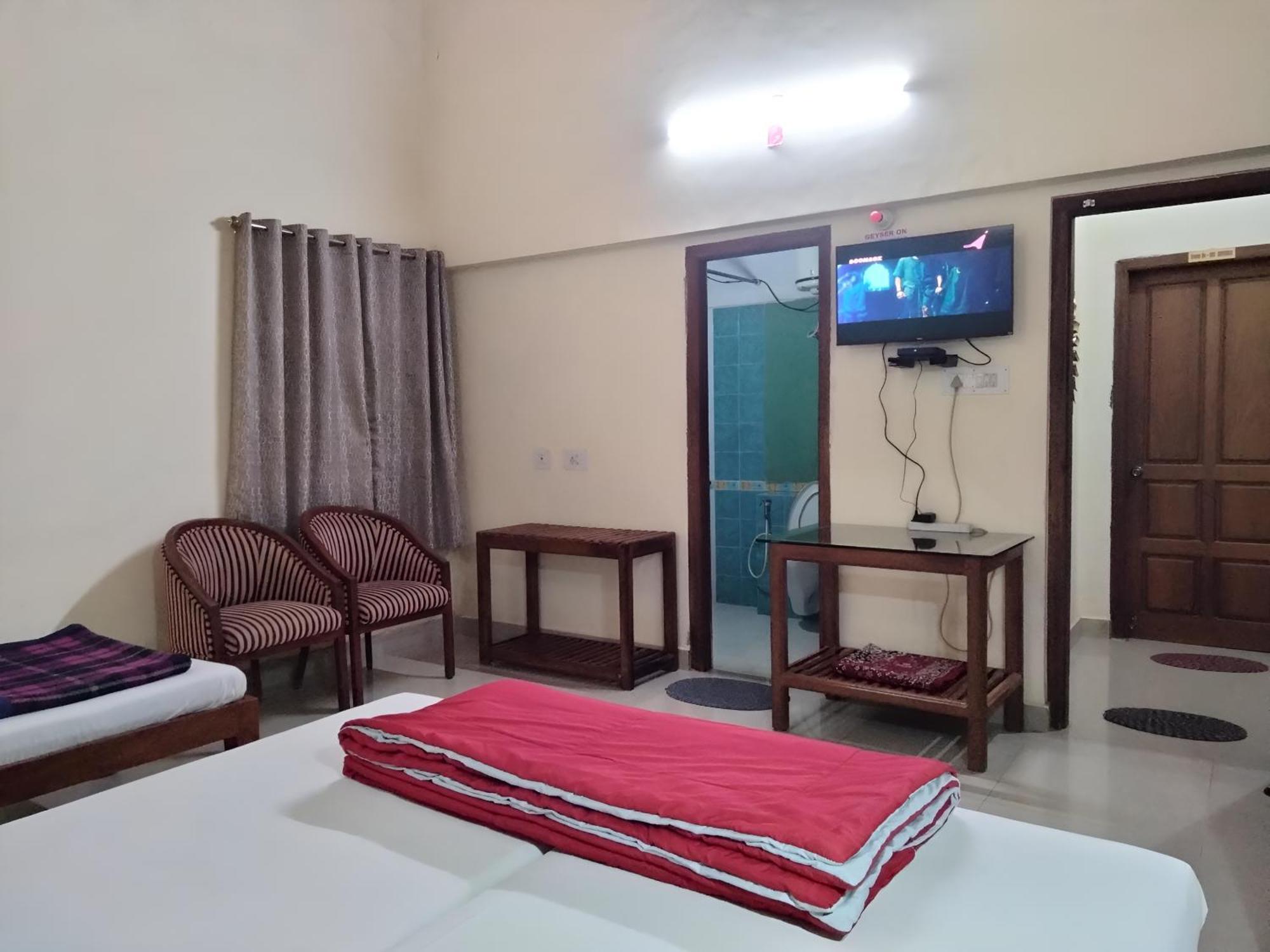 מדיקרי Prashanth Family Homestay מראה חיצוני תמונה