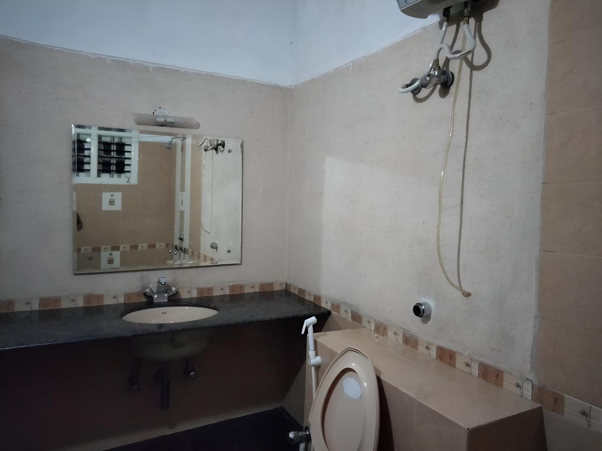 מדיקרי Prashanth Family Homestay מראה חיצוני תמונה